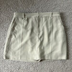 Cinq a Sept Marie Tan Skorts with High-Waisted Tailored Design size 12